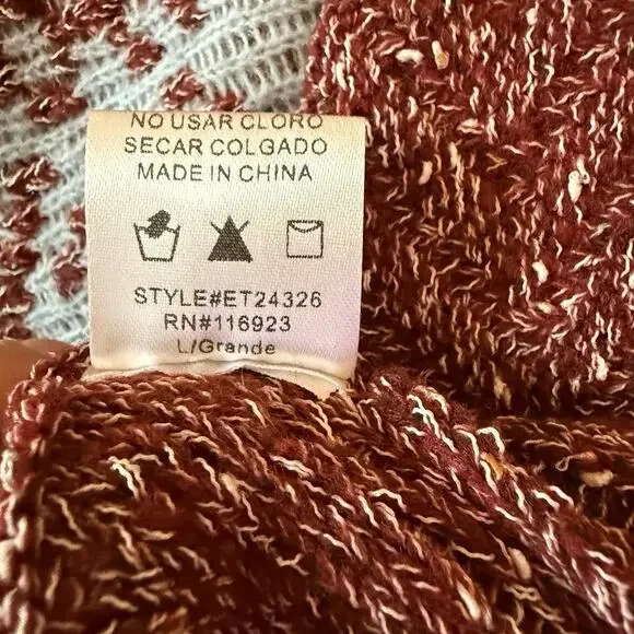 Easel Women’s Large Southwestern Pullover Sweater - Picture 7 of 7